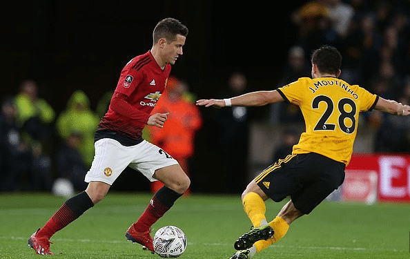 备战亚洲杯出现小插曲！训练馆篮筐出现上翘 中国男篮紧急联系组委会更换篮架